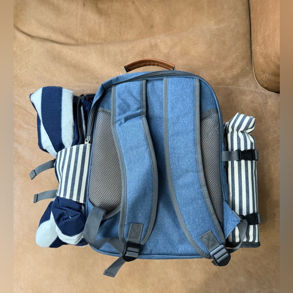 Sunflora Insulated Picnic Backpack for 2 Person Bag with Cooler Compartment Blue - Picture 9 of 10
